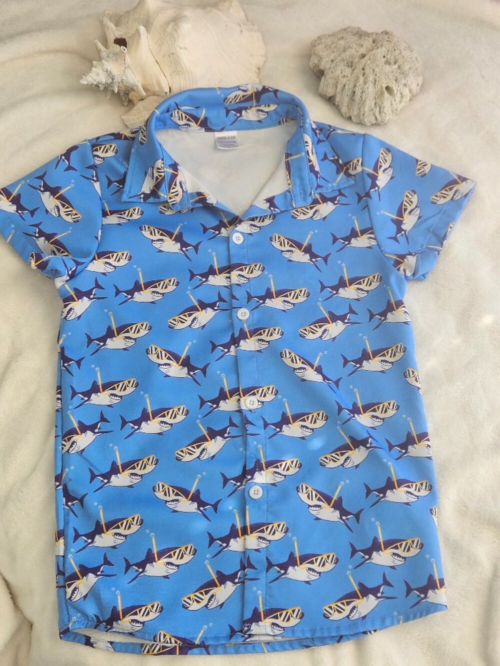 BOYS HAWAIIAN SHARK THEMED BUTTON DOWN SHIRT SIZE 8